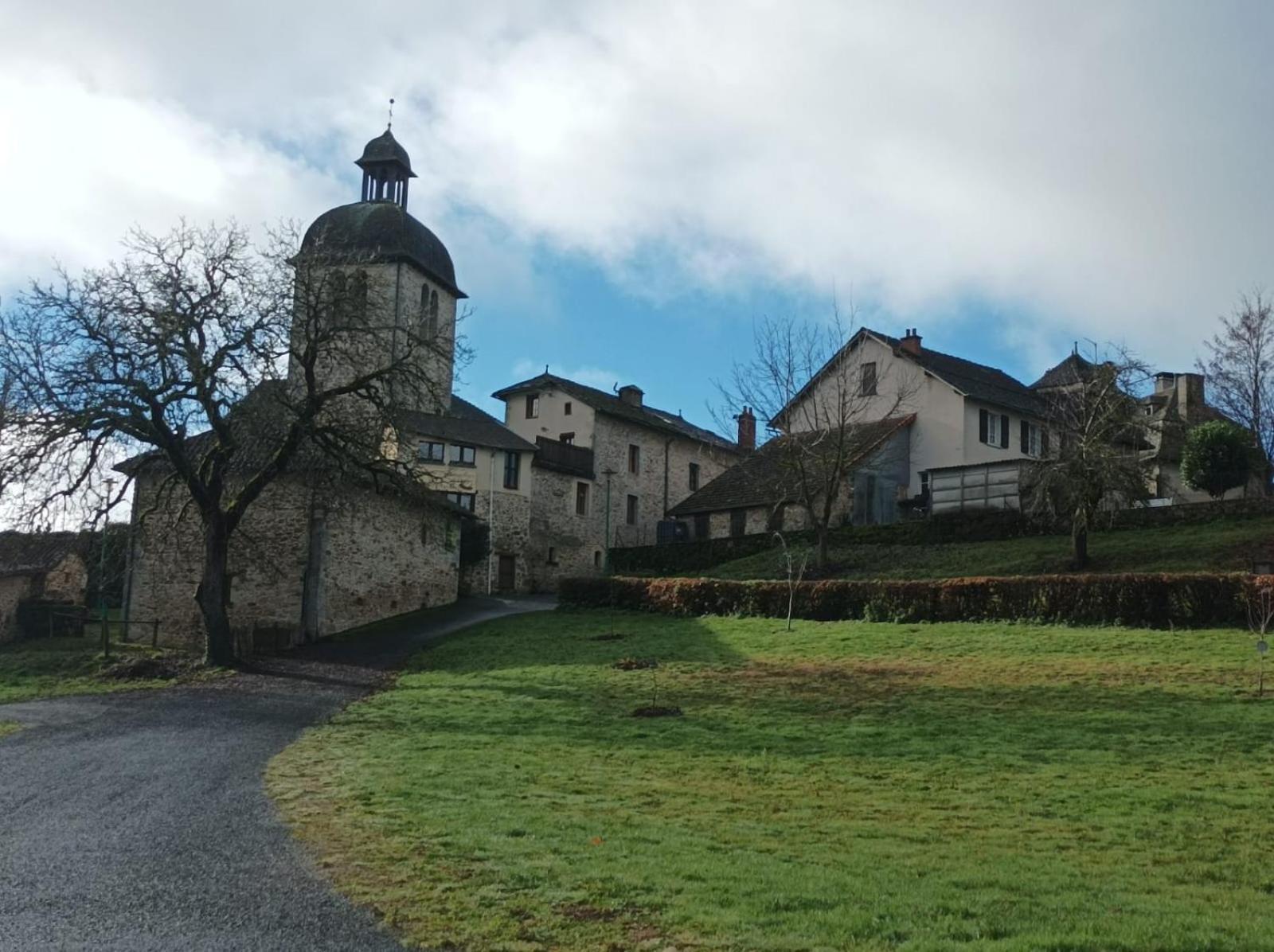 Auberge De Mourjou Luaran gambar